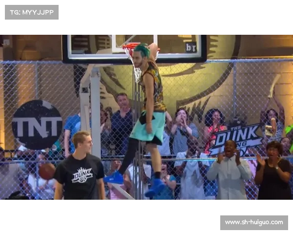 世界第一扣将？1米85白乔丹飞跃三人蝎子摆尾扣篮