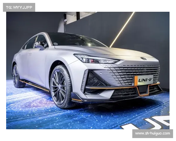 “小A7”即将改款?新款长安UNI-V实车曝光,更换发动机更大马力 “小A7”即将改款?新款长安UNI-V实车曝光,更换发动机更大马力